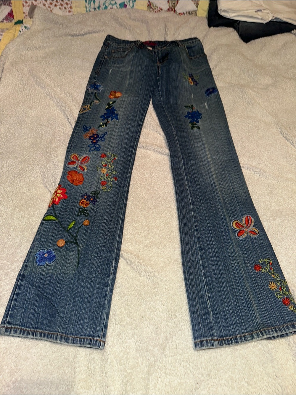 Embroidered Blue Wide-Leg Women’s Jeans